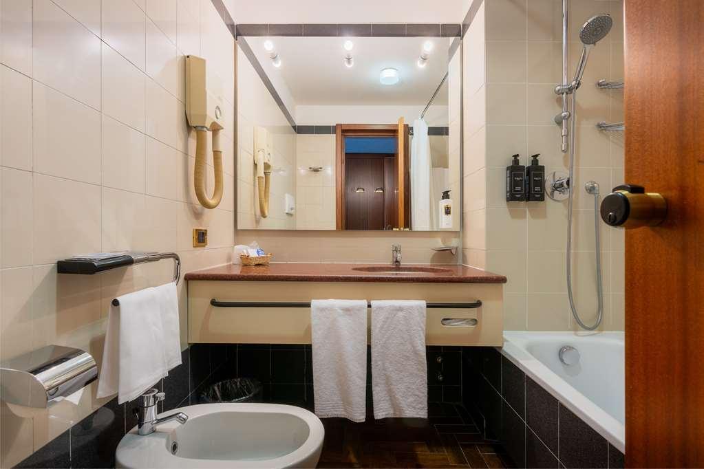 Hotel Crivis Milán Pokoj fotografie